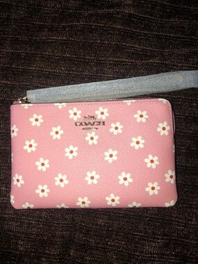 AUTHENTIC NWT PINK COACH WRISTLET WITH FLOWER PRINT
